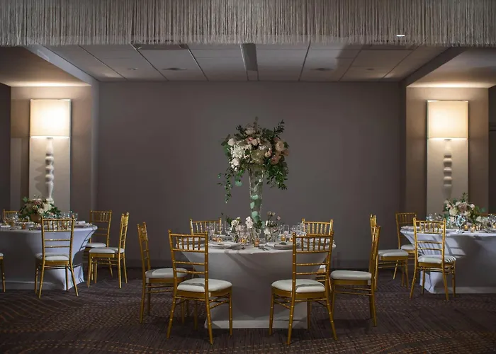 Renaissance Des Moines Savery Hotel