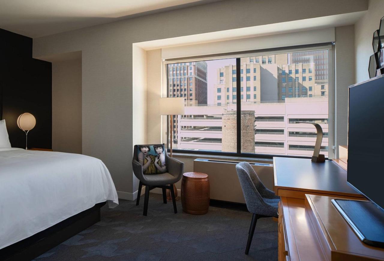 Renaissance Savery Hotel 3*