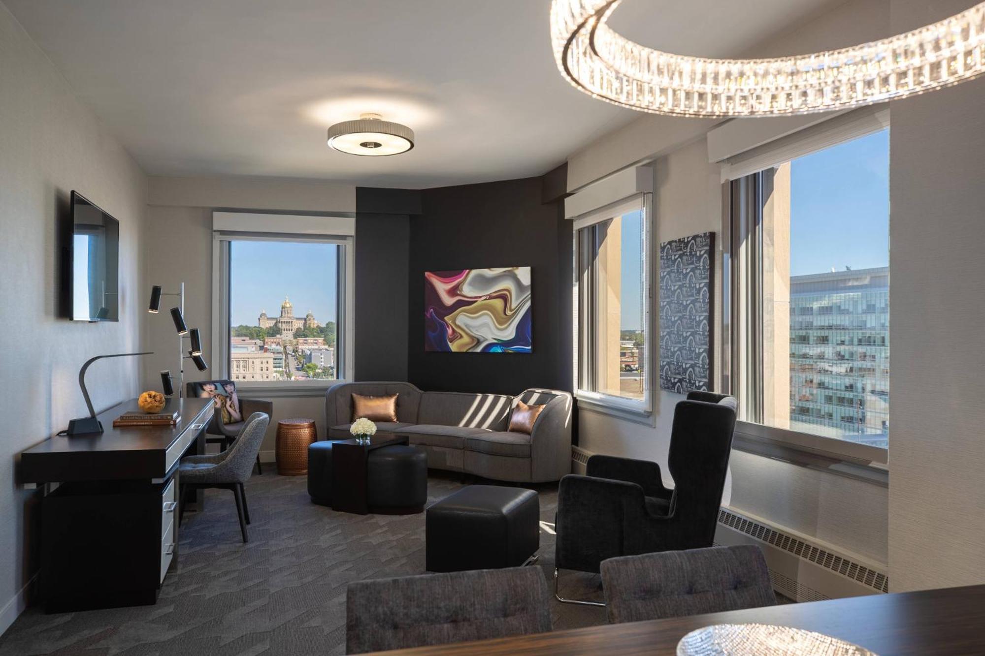 Renaissance Savery Hotel 3*