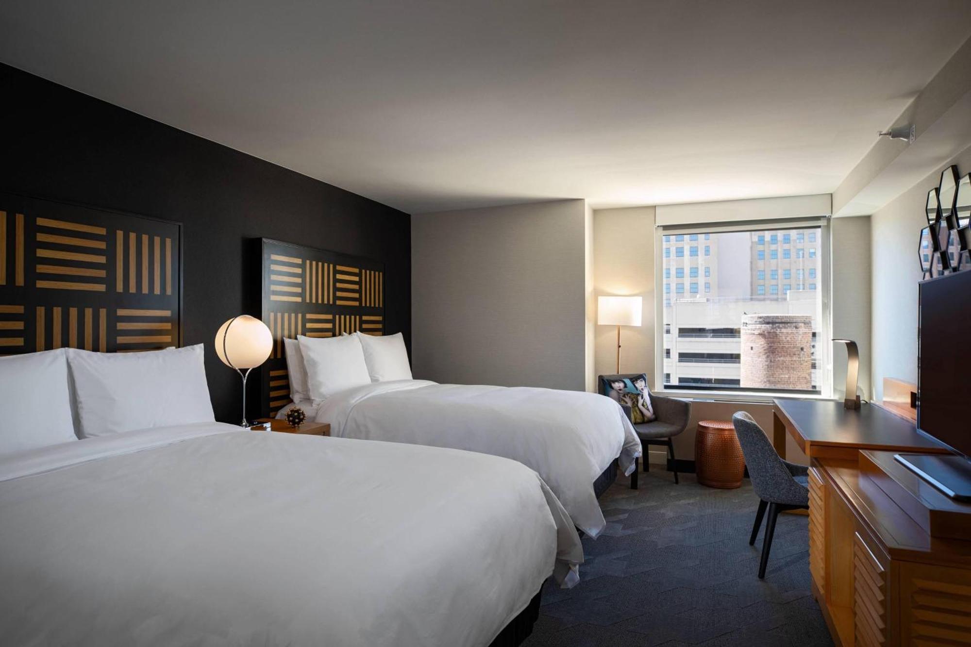 Renaissance Savery Hotel