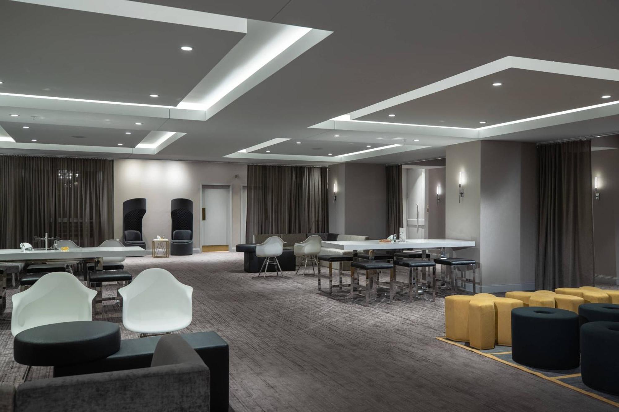 Renaissance Savery Hotel 3*