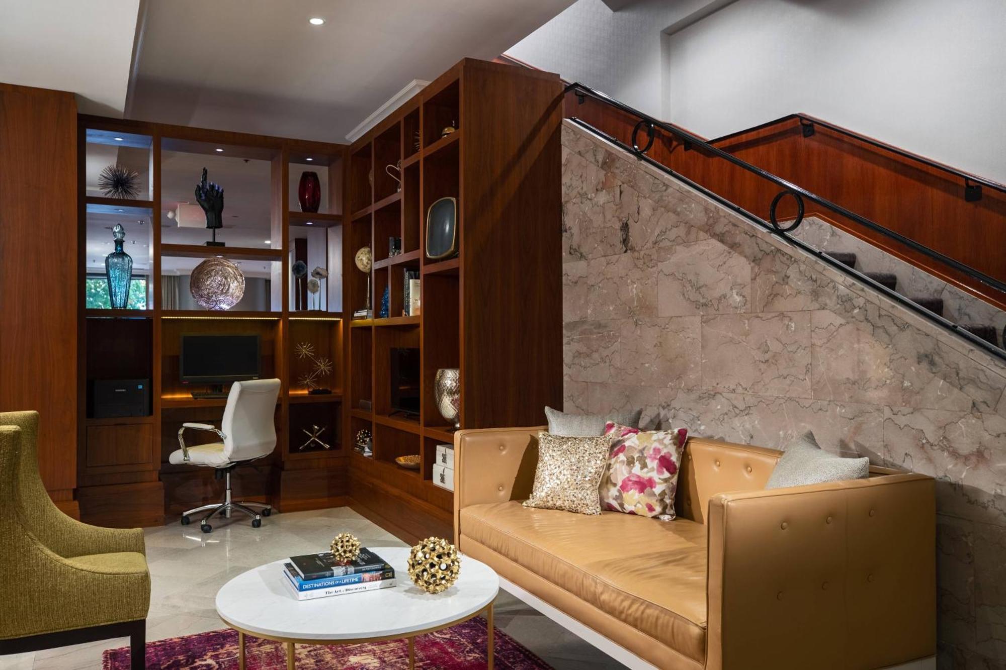 Hotel Renaissance Savery 3*