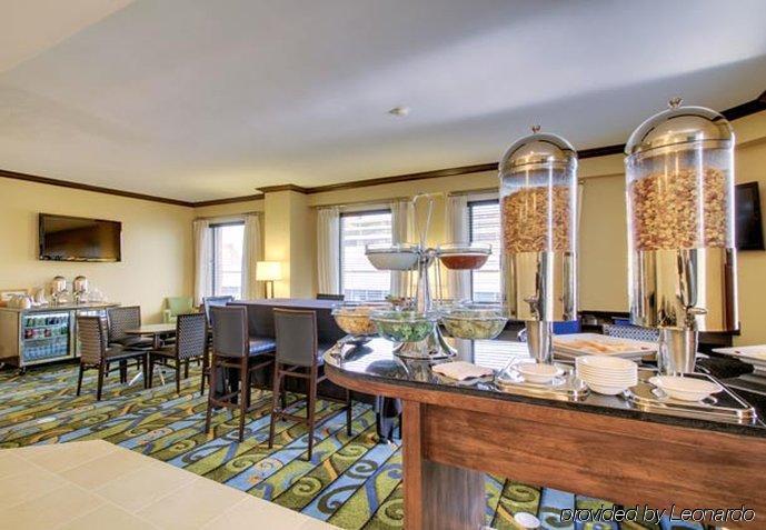 Renaissance Savery Hotel 3*