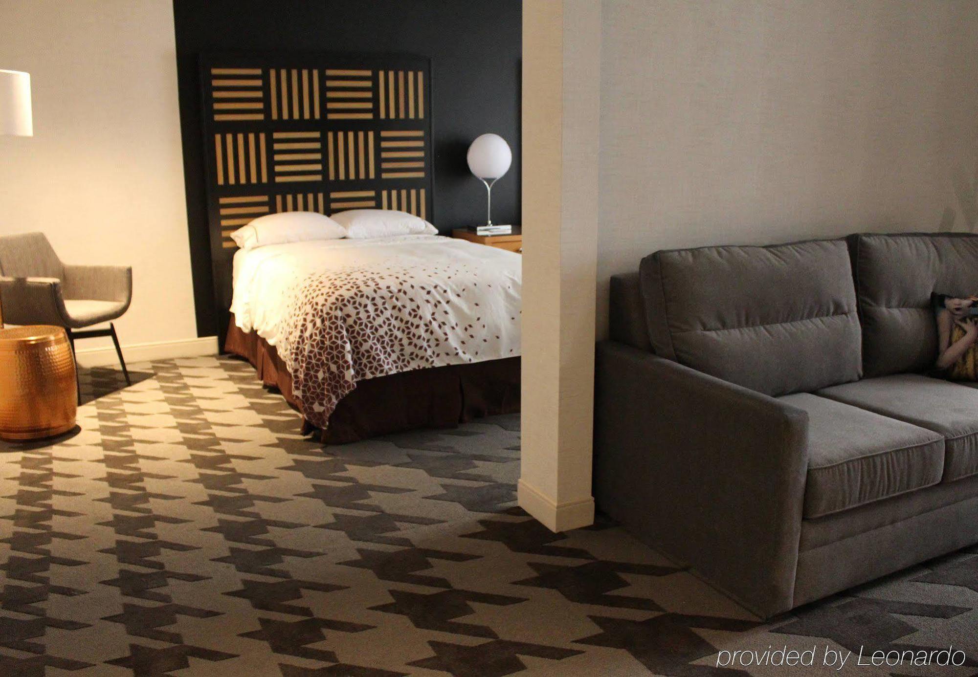 Renaissance Savery Hotel