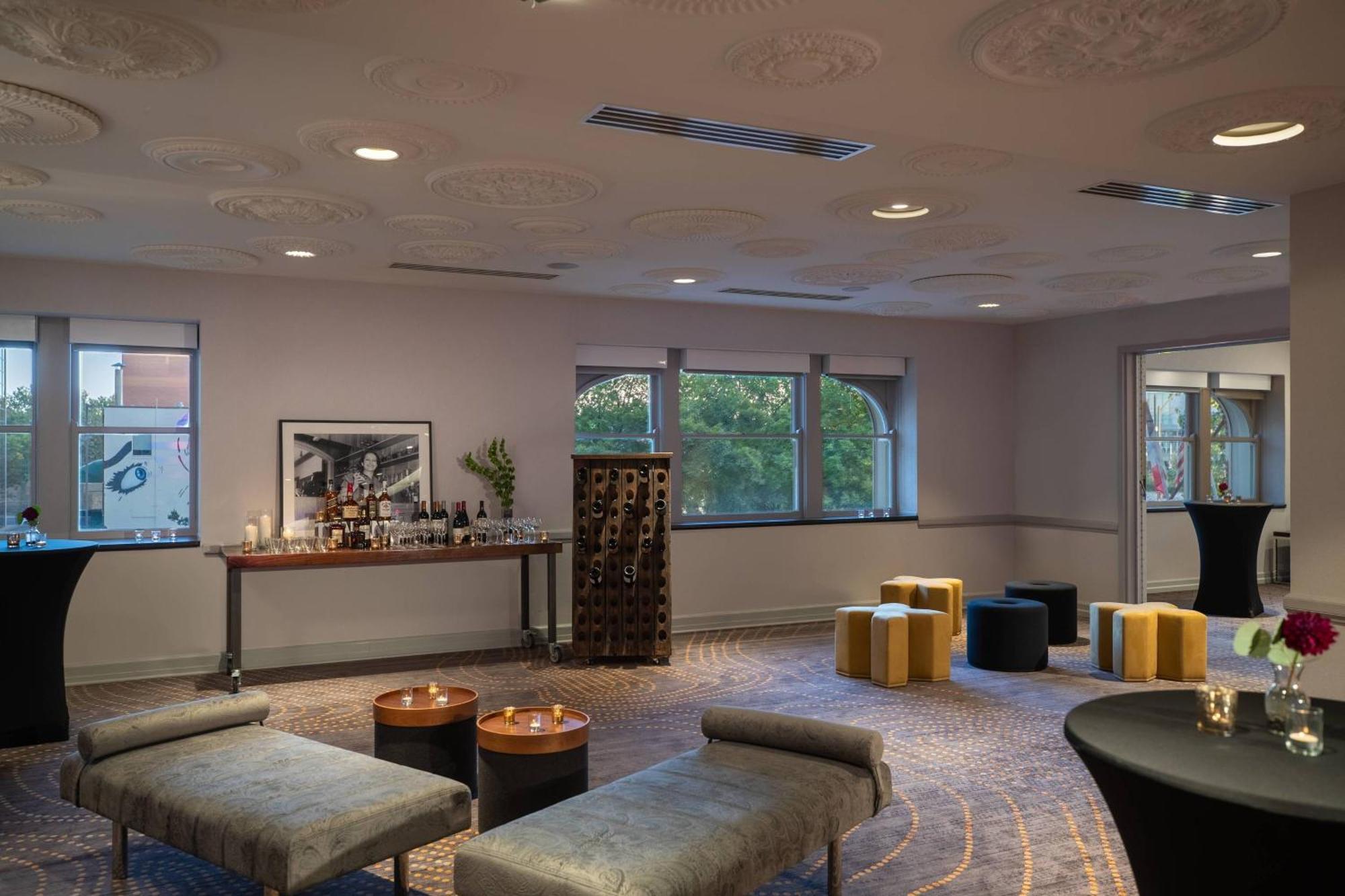 Renaissance Savery Hotel