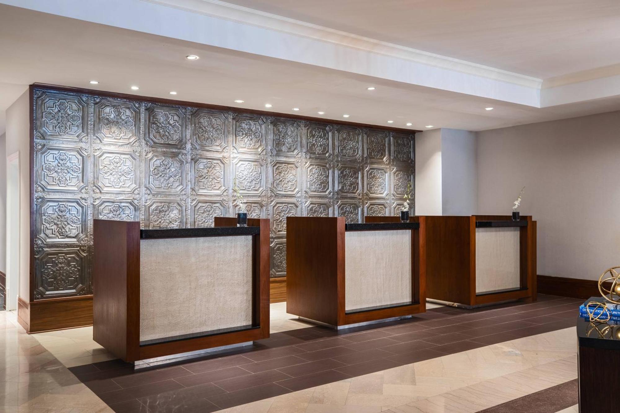 Renaissance Savery Hotel 3*